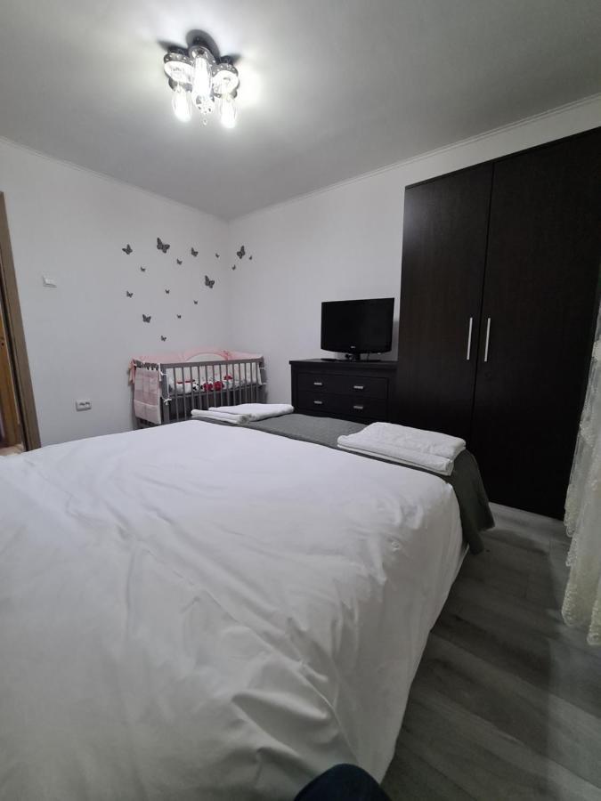 Apartament Ultra Central 1 Appartement Hunedoara Buitenkant foto