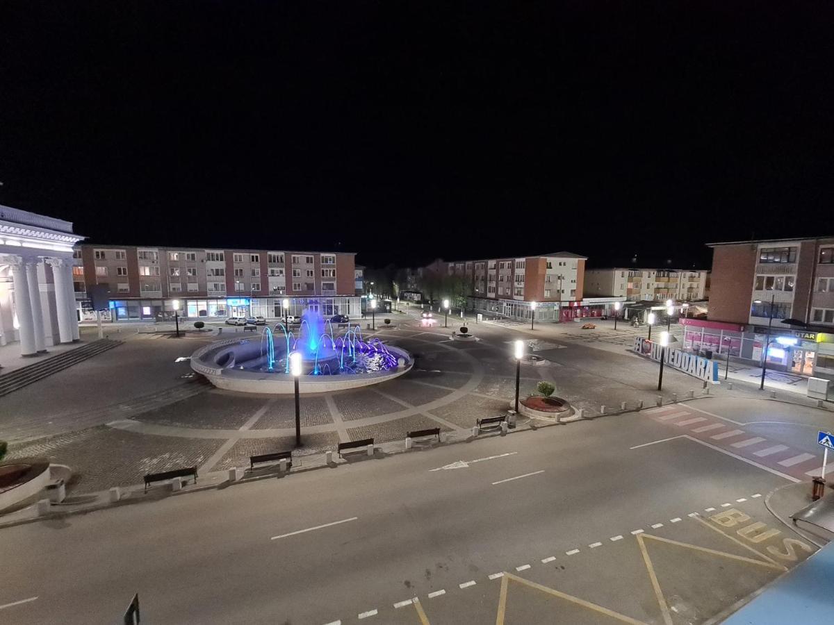 Apartament Ultra Central 1 Appartement Hunedoara Buitenkant foto
